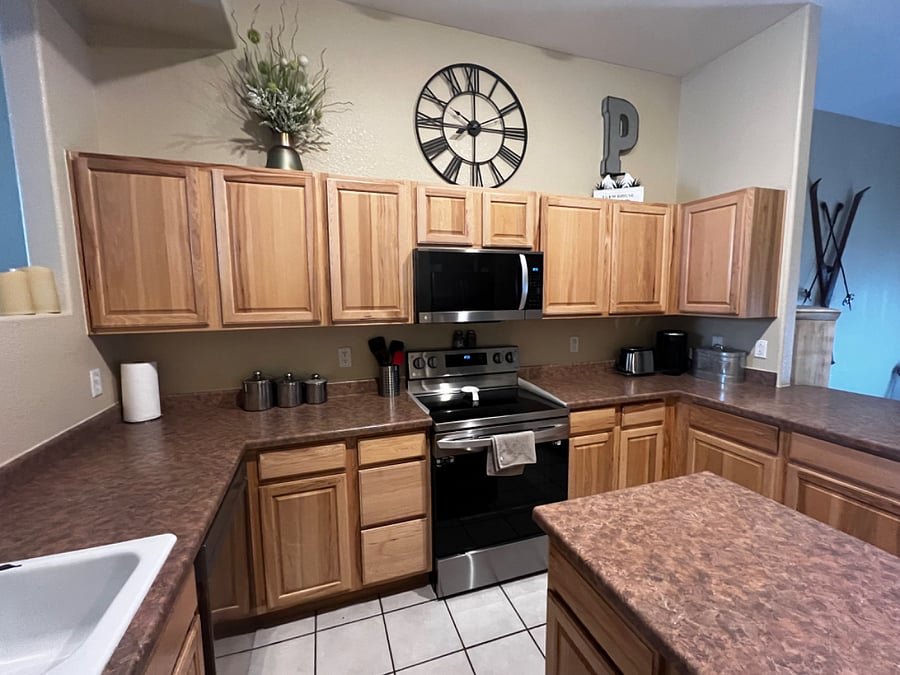 Kitchen - view center