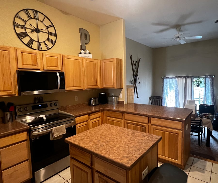 Kitchen - view right
