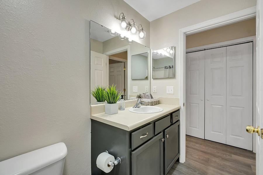 Start your day feeling renewed in the bright, modern bath.