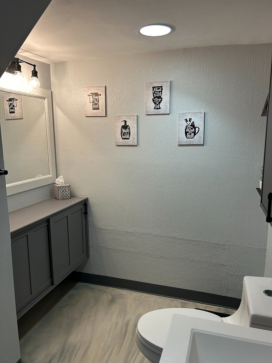 Bathroom vanity