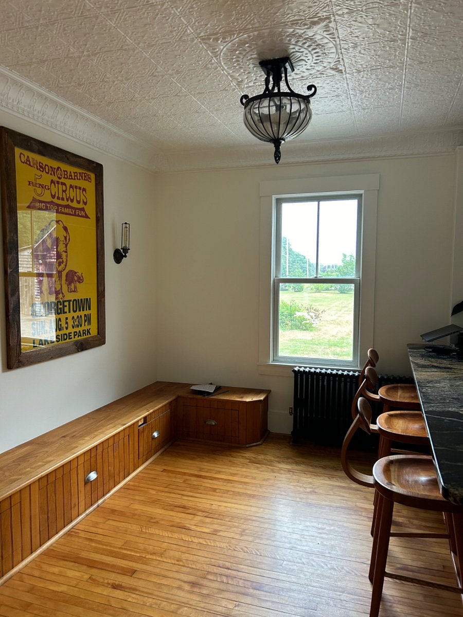 breakfast nook