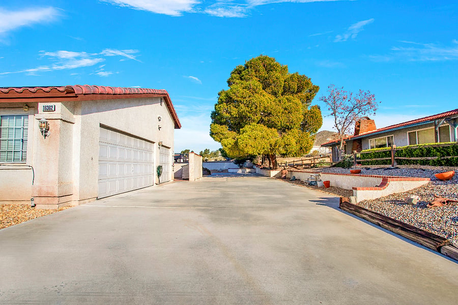 3-car garage
