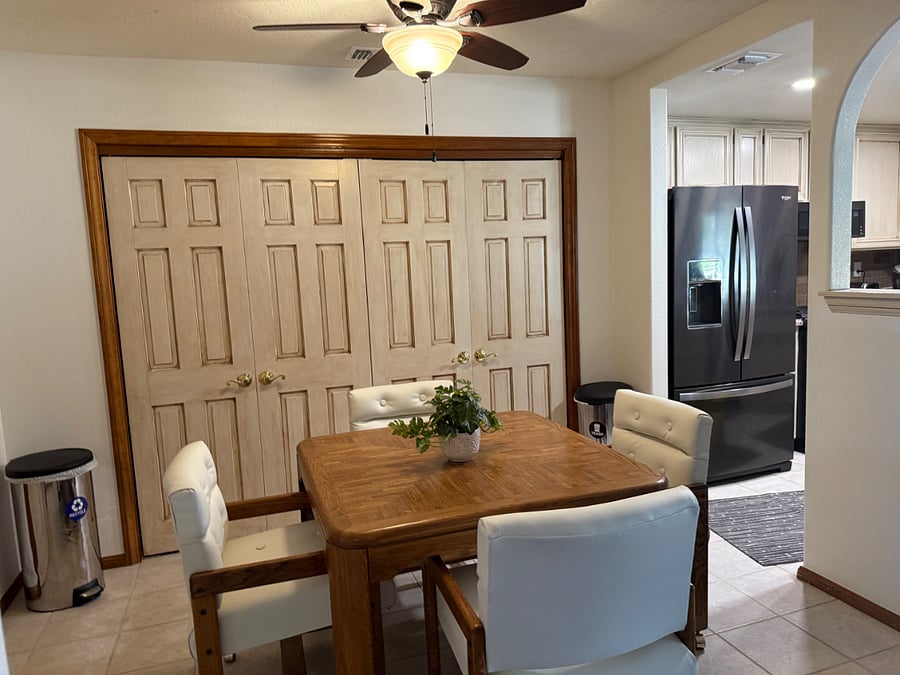 Kitchen nook to the side of kitchen