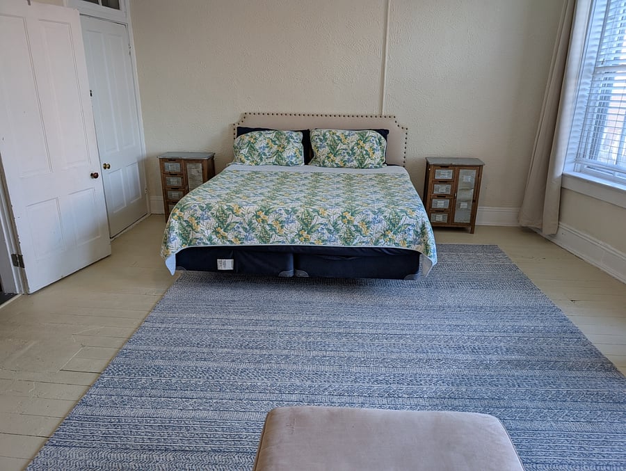 Main floor king bedroom