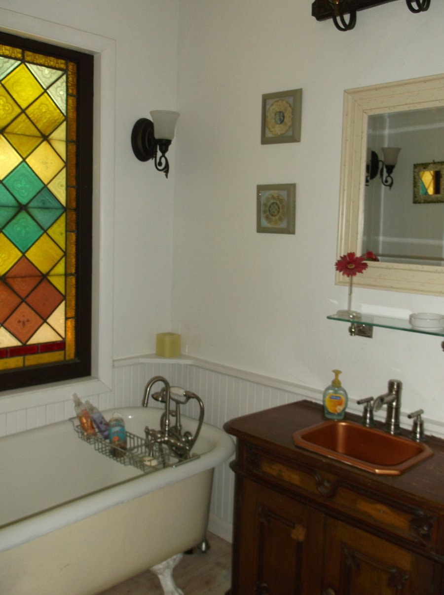 2nd floor bath