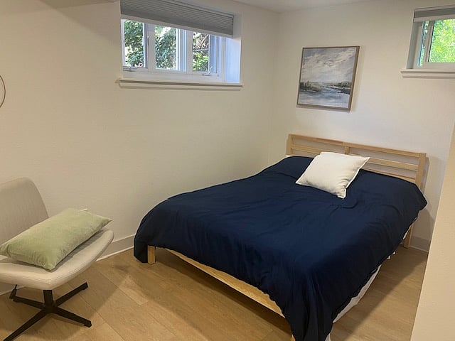 2nd Bedroom Option for guests who'd require a second setup.