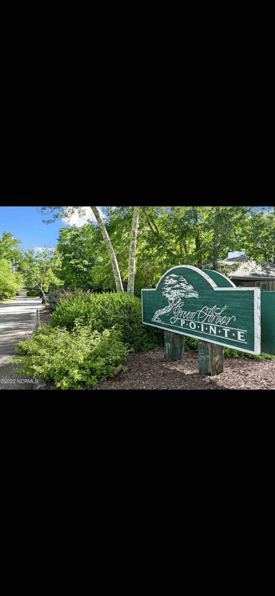 neighborhood entryway sign (colors are now reversed)