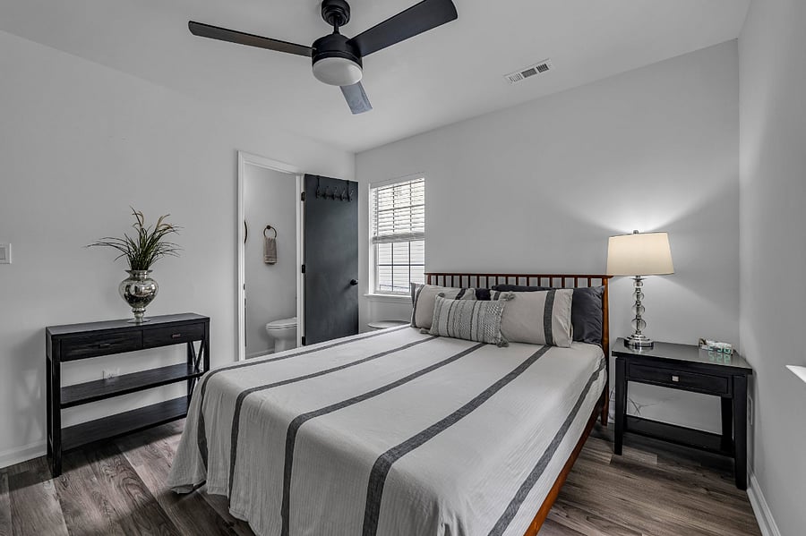 Back bedroom