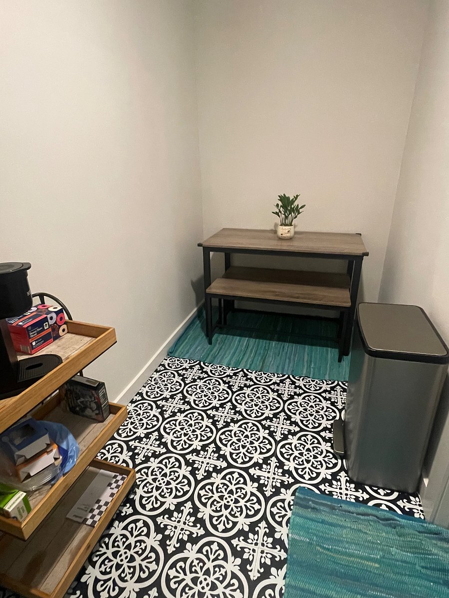 Kitchenette with dinette table