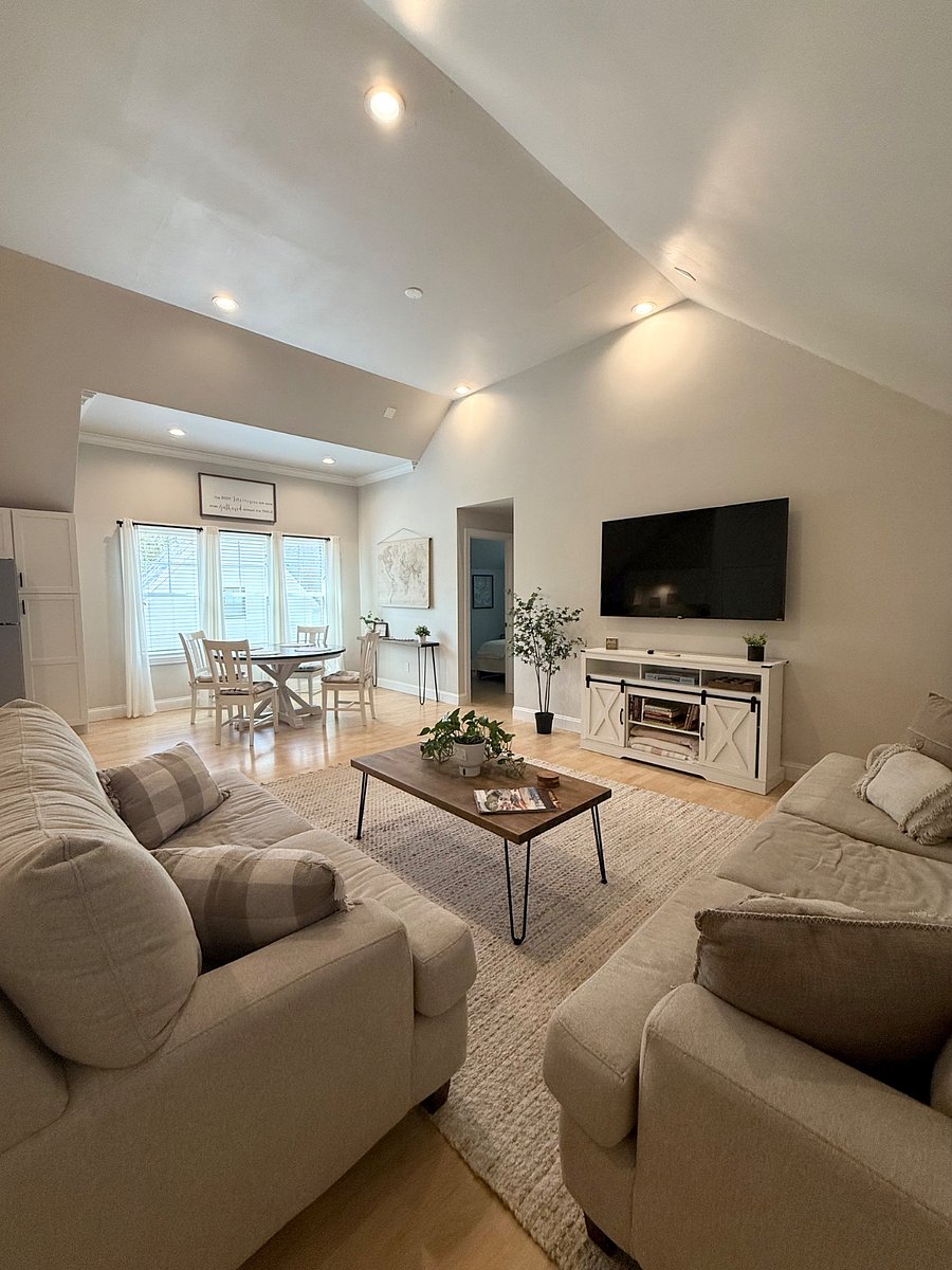 Upstairs living area 