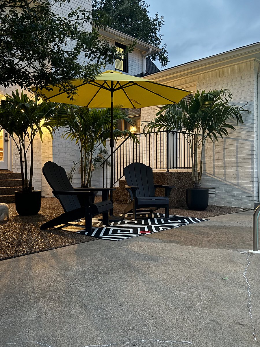 Lounging area by pool