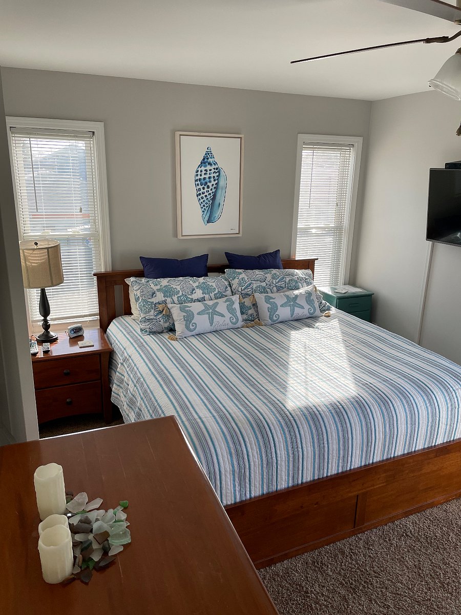 2nd floor master with King bed