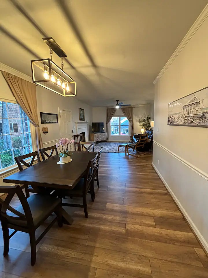 Dining room to Livingroom