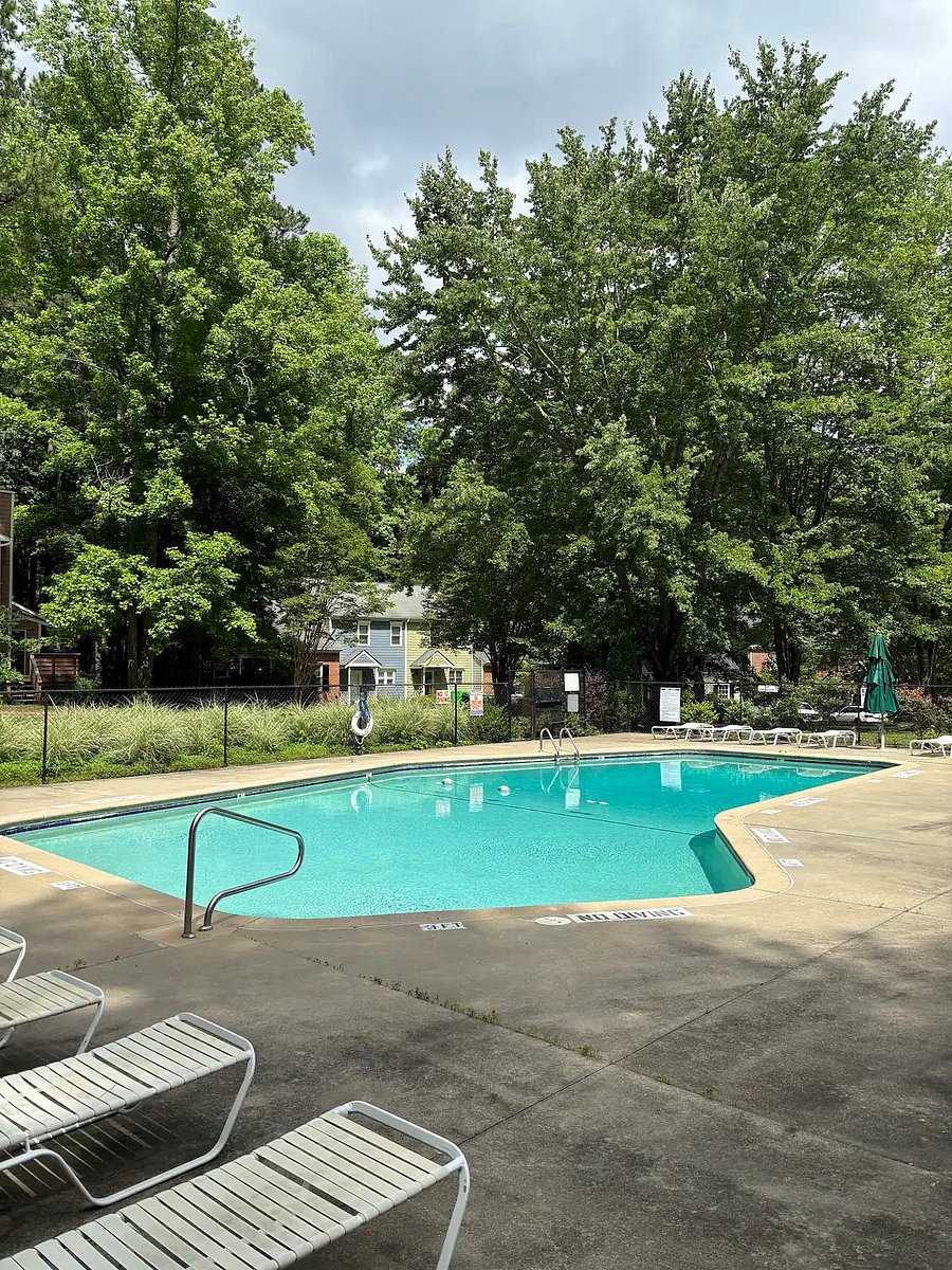 HOA seasonal pool