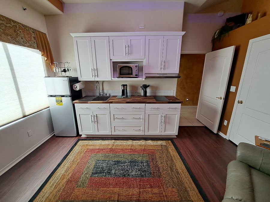 Kitchenette view 2.