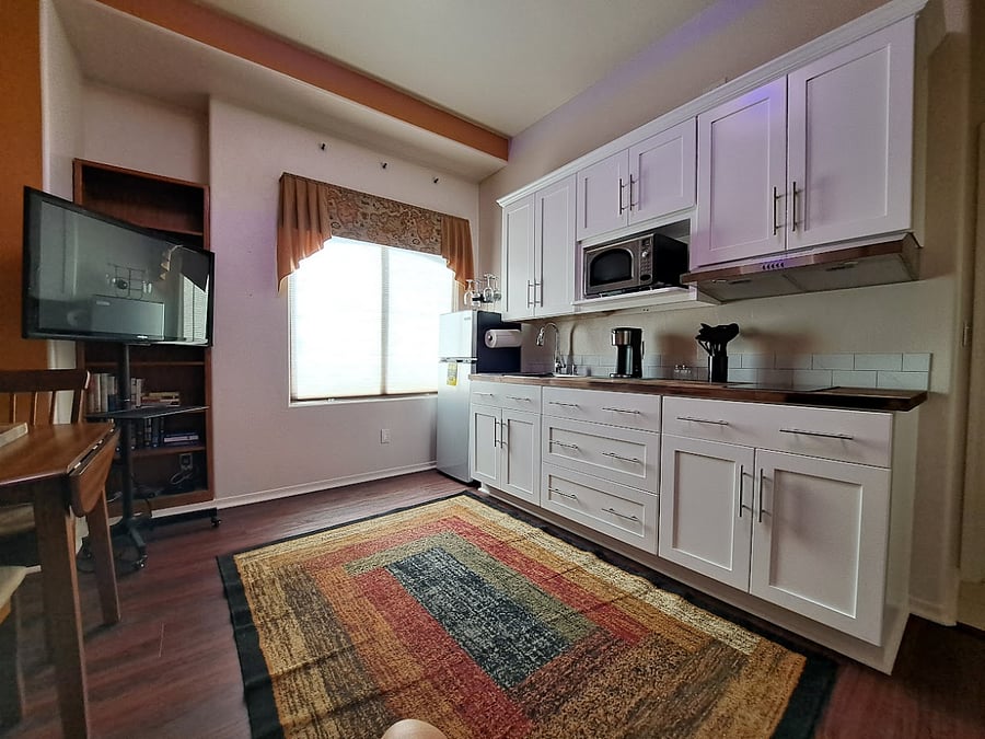 Kitchenette view 1.