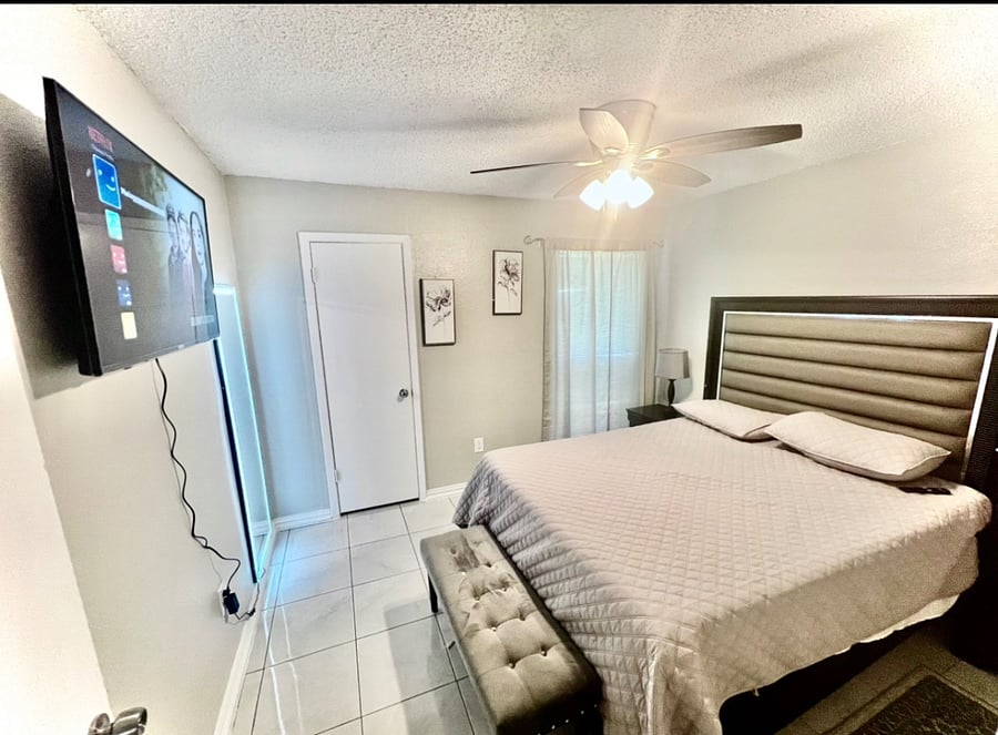 Deluxe Queen Room 
