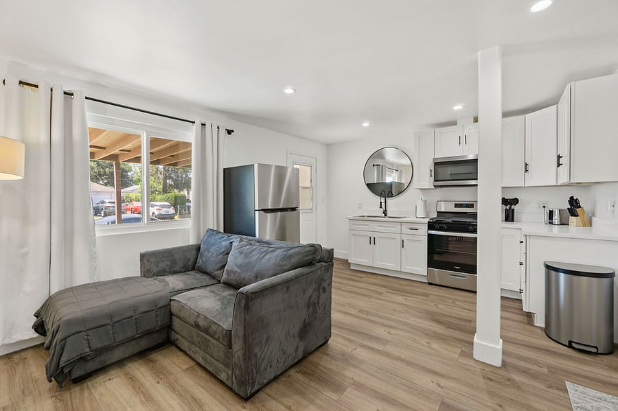 Furnished Finder property 732023_2 photo 9