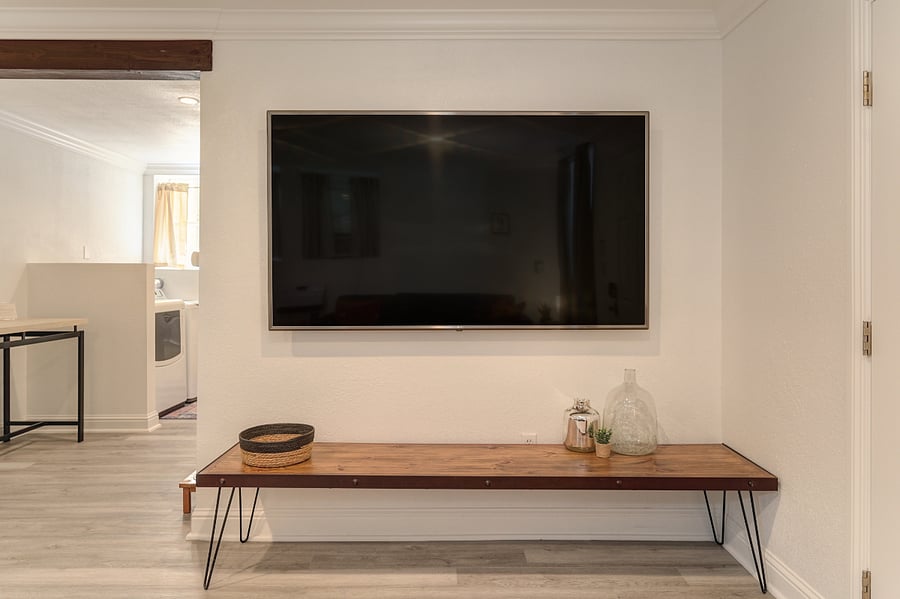 Enjoy watching TV from a 75 in Smart TV - this TV has plenty of streaming channels and even LIVE TV!