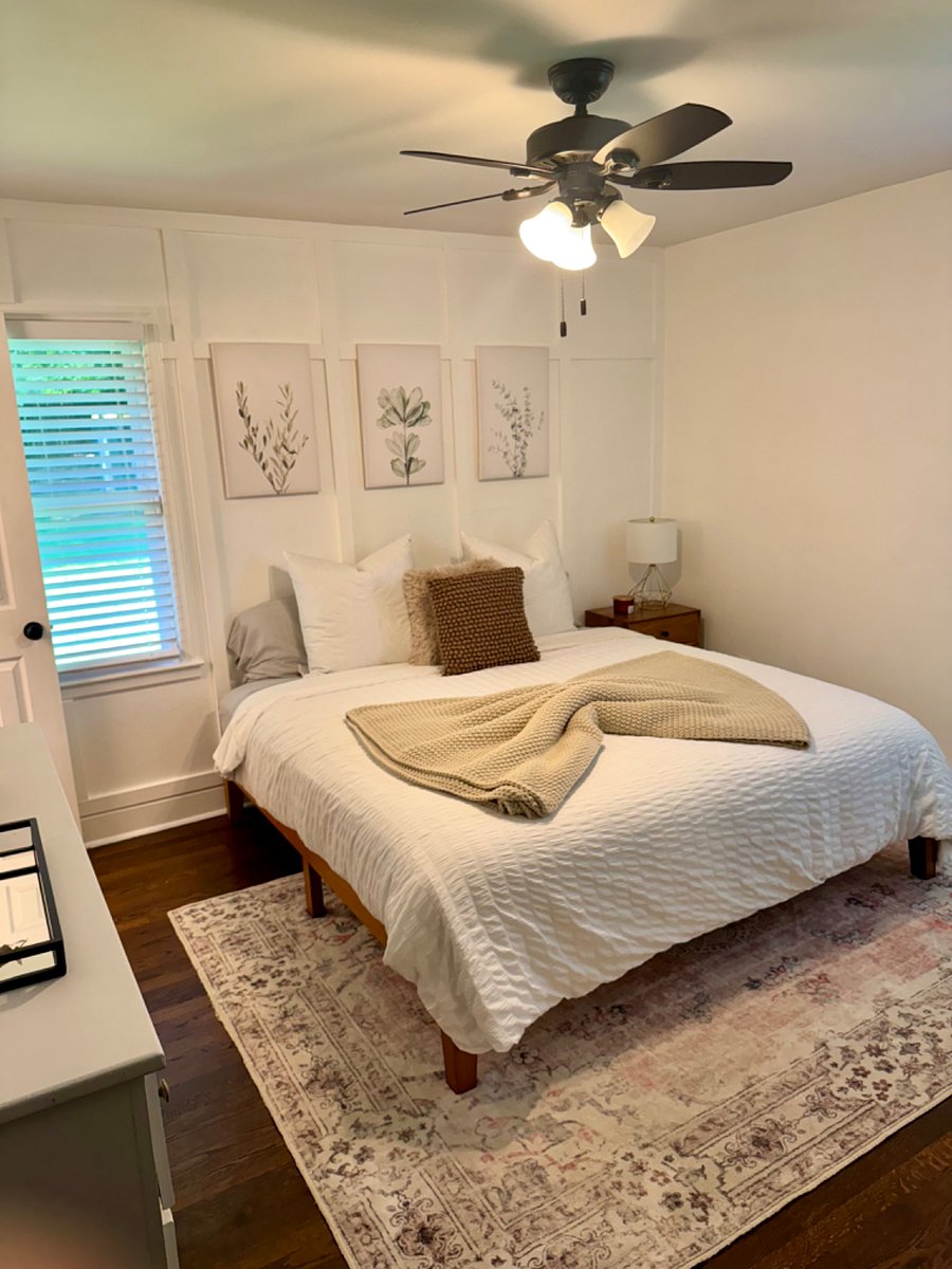 1st bedroom - King
