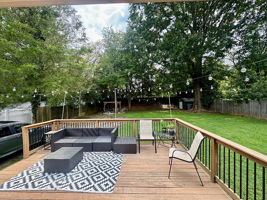 Back porch / yard