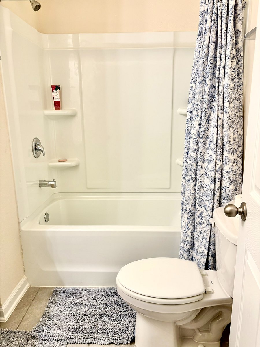 Bedroom 2 Bath