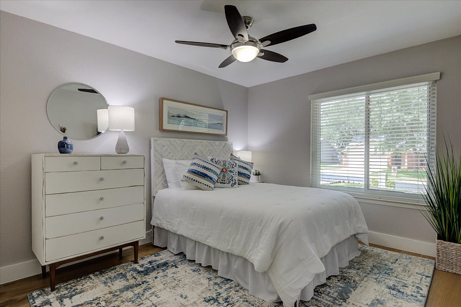 Queen bedroom