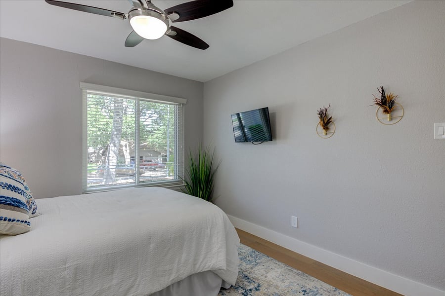 Queen bedroom has smart TV