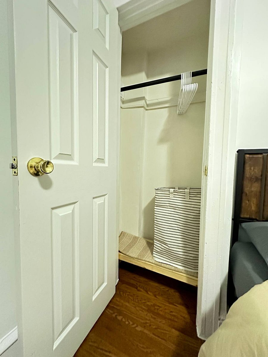 ROOM B