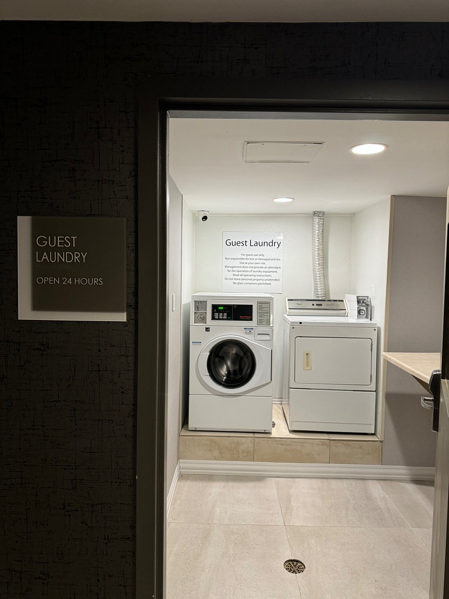 Guest Laundry Room!


