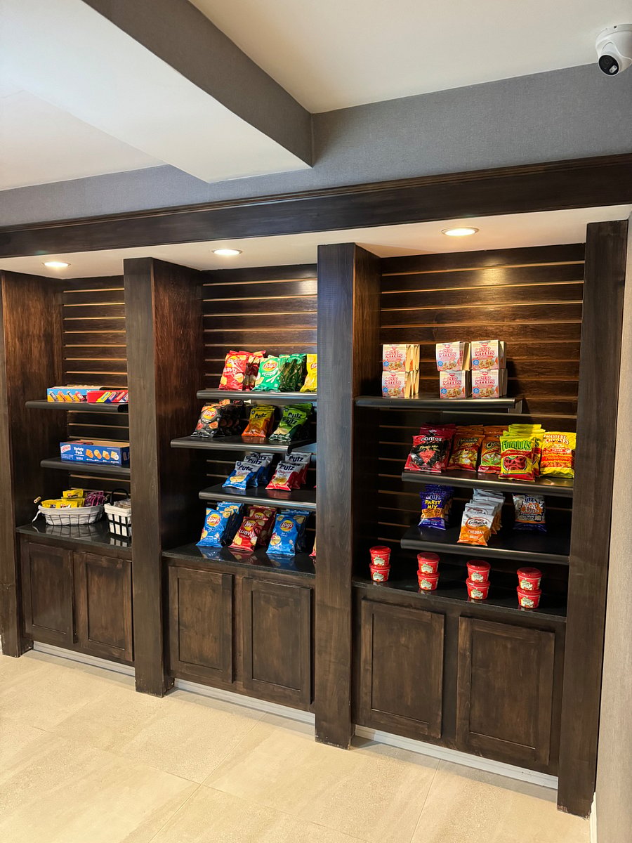 Well-stocked Sundry/Snack Shop!