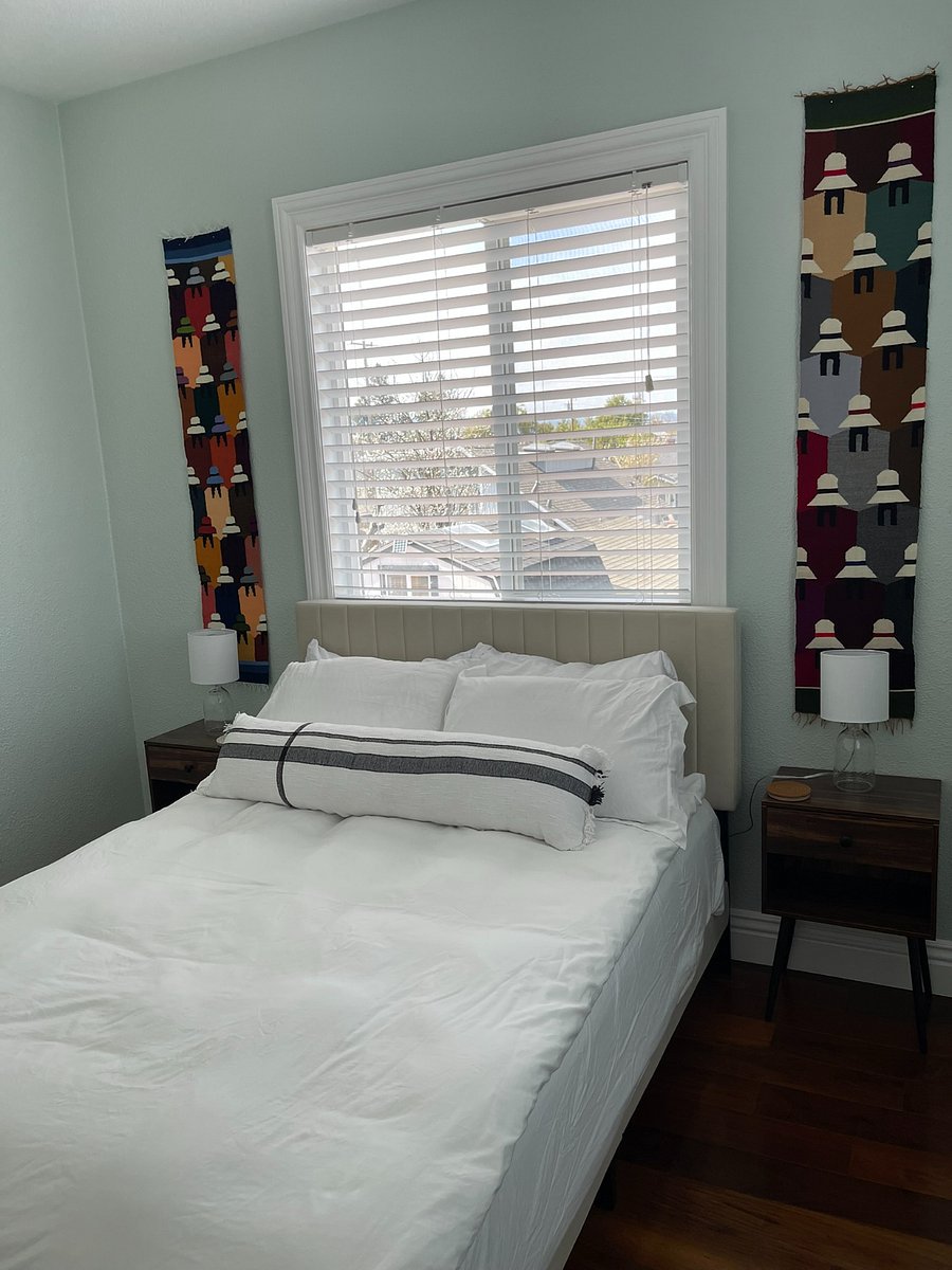 Bedroom 1 (green room)