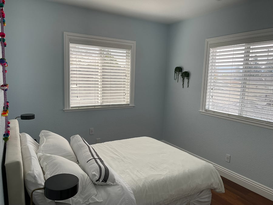 Bedroom 2 (blue room)