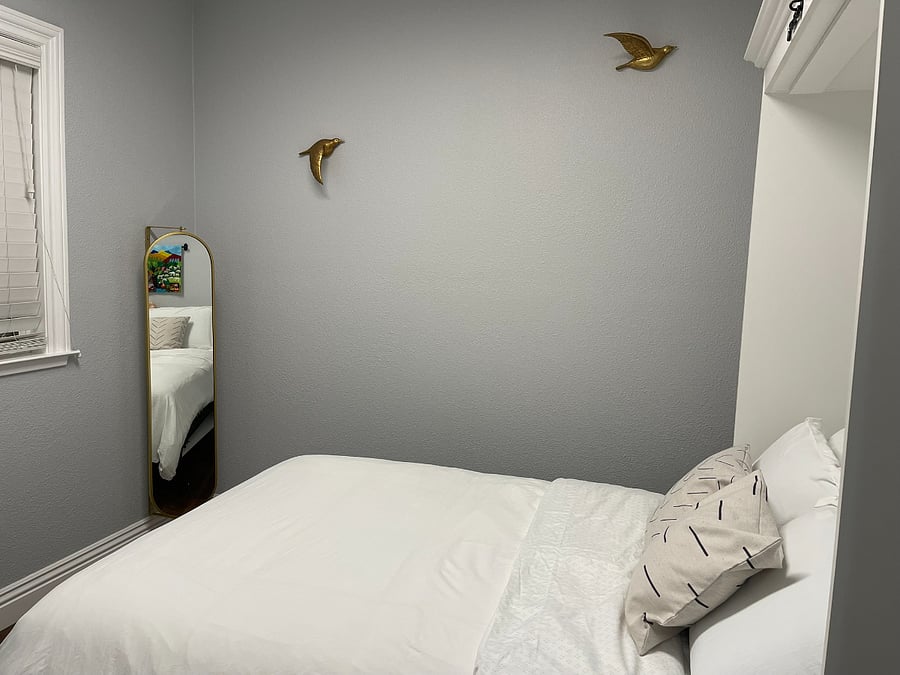 Bedroom 3 (grey room)