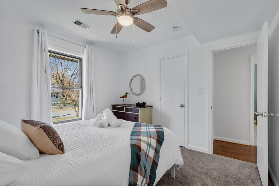 2nd bedroom 