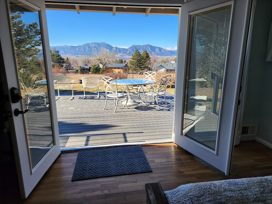 Private Entrance to Deck.