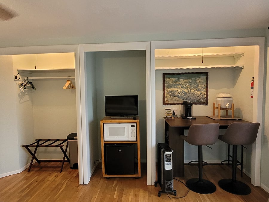 Microwave, Mini Fridge, Nespresso Coffee, Closet, Work Station, Breakfast Nook,