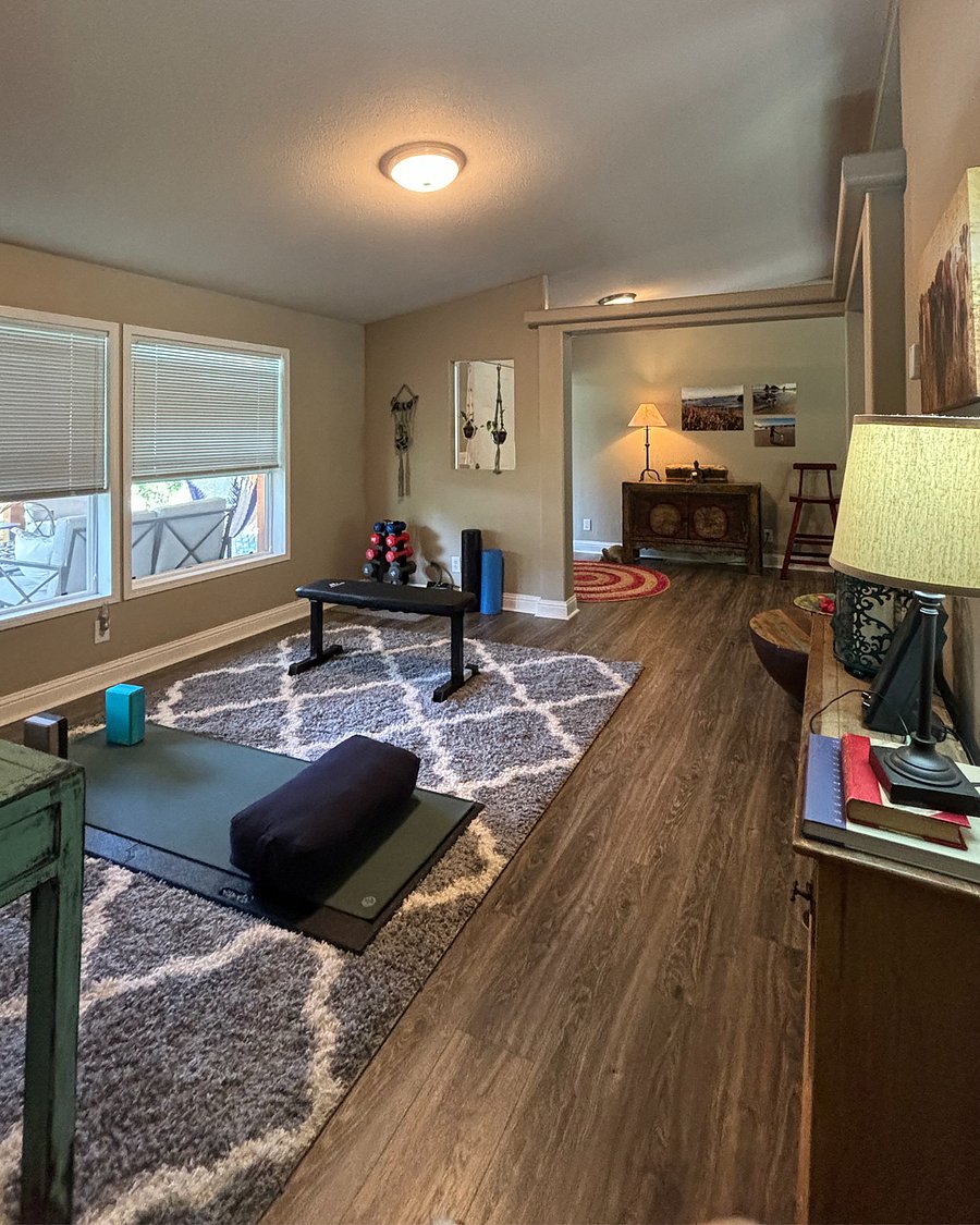 Bonus Room! Yoga set-up and free weights with plug-in speaker for music