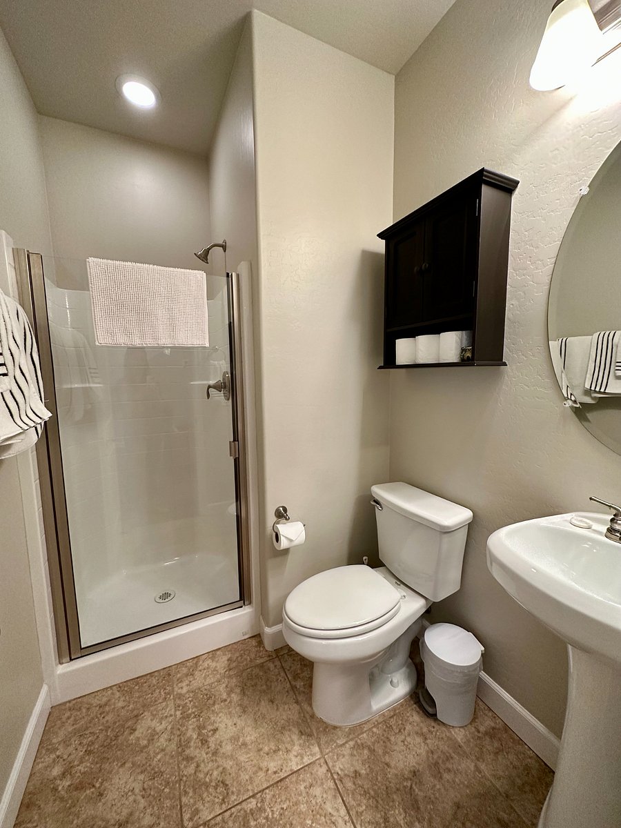 1st Floor Bath with Full shower