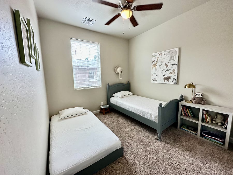 Guest Room with 2 Twin beds