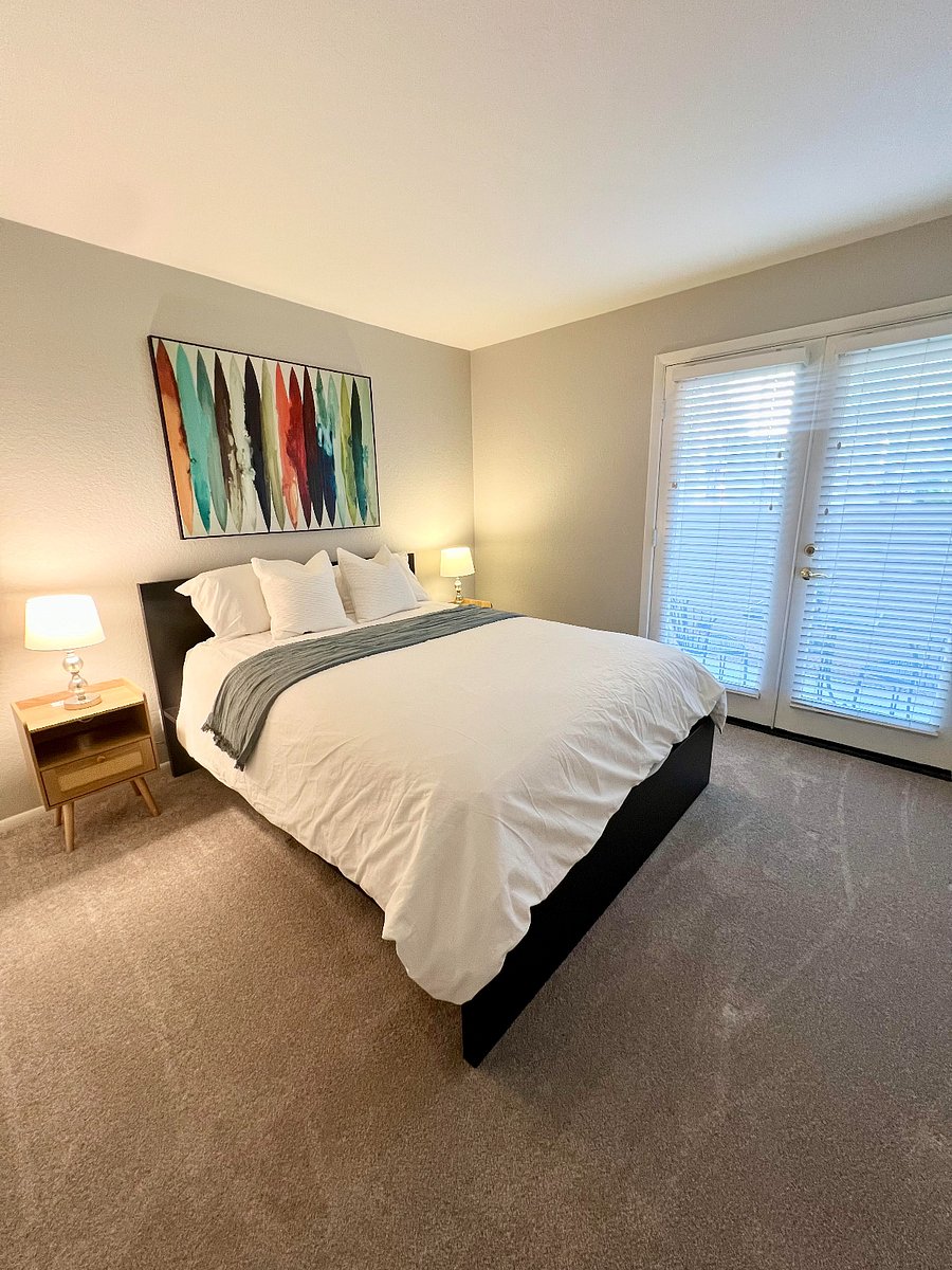 Guest bedroom