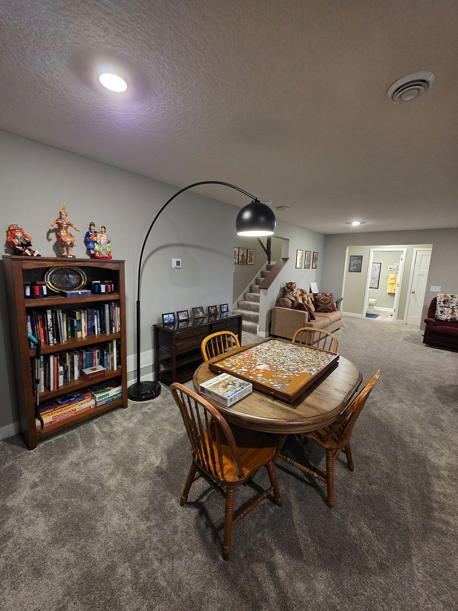 Game and puzzle table