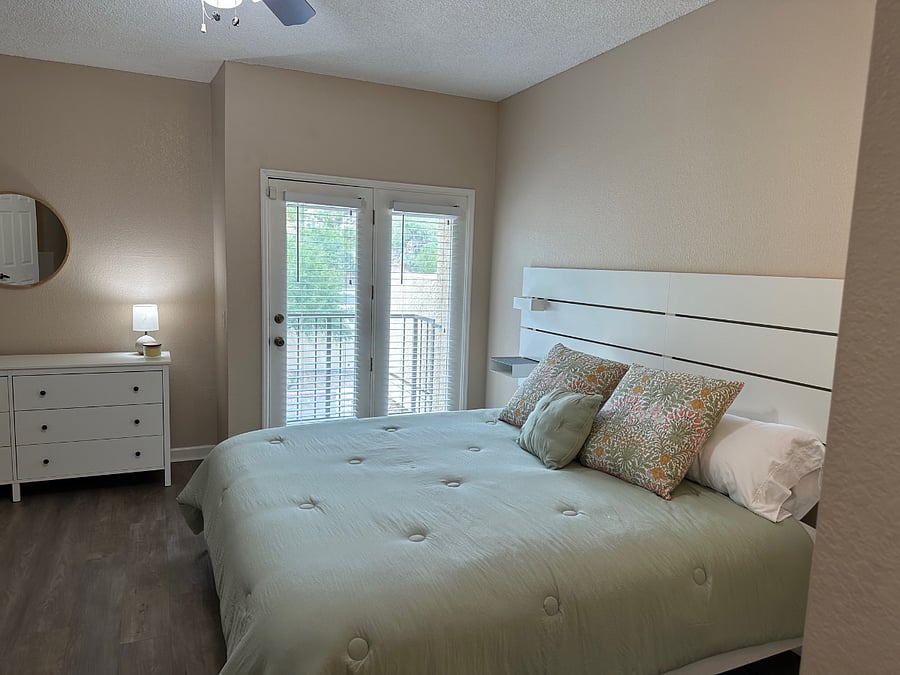 King Size Bed Master