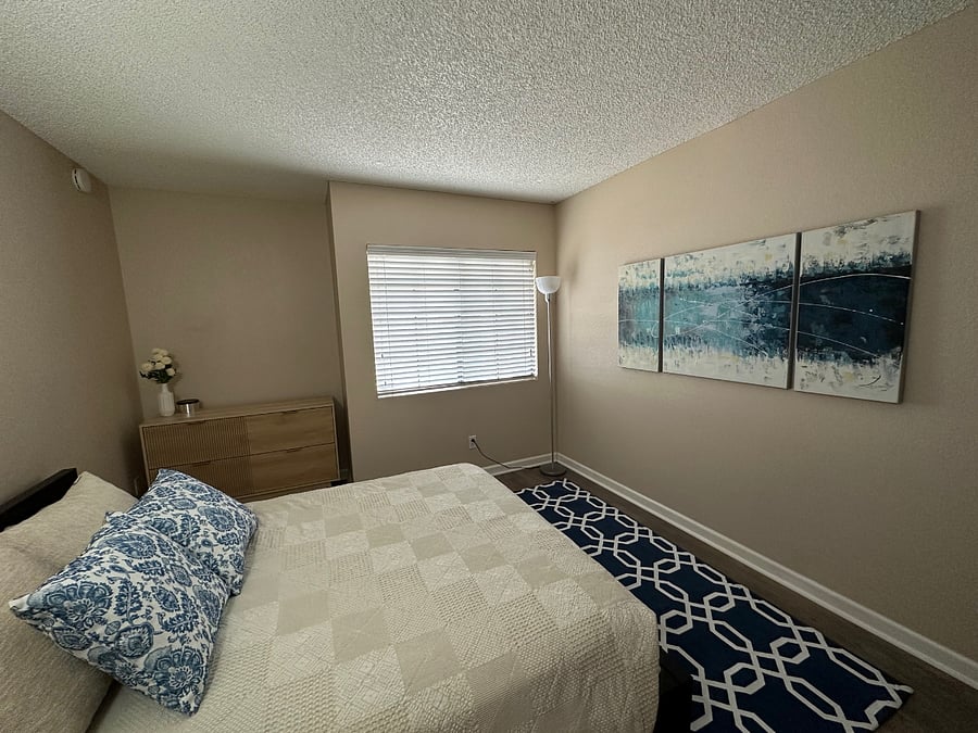 Second bedroom queen size bed