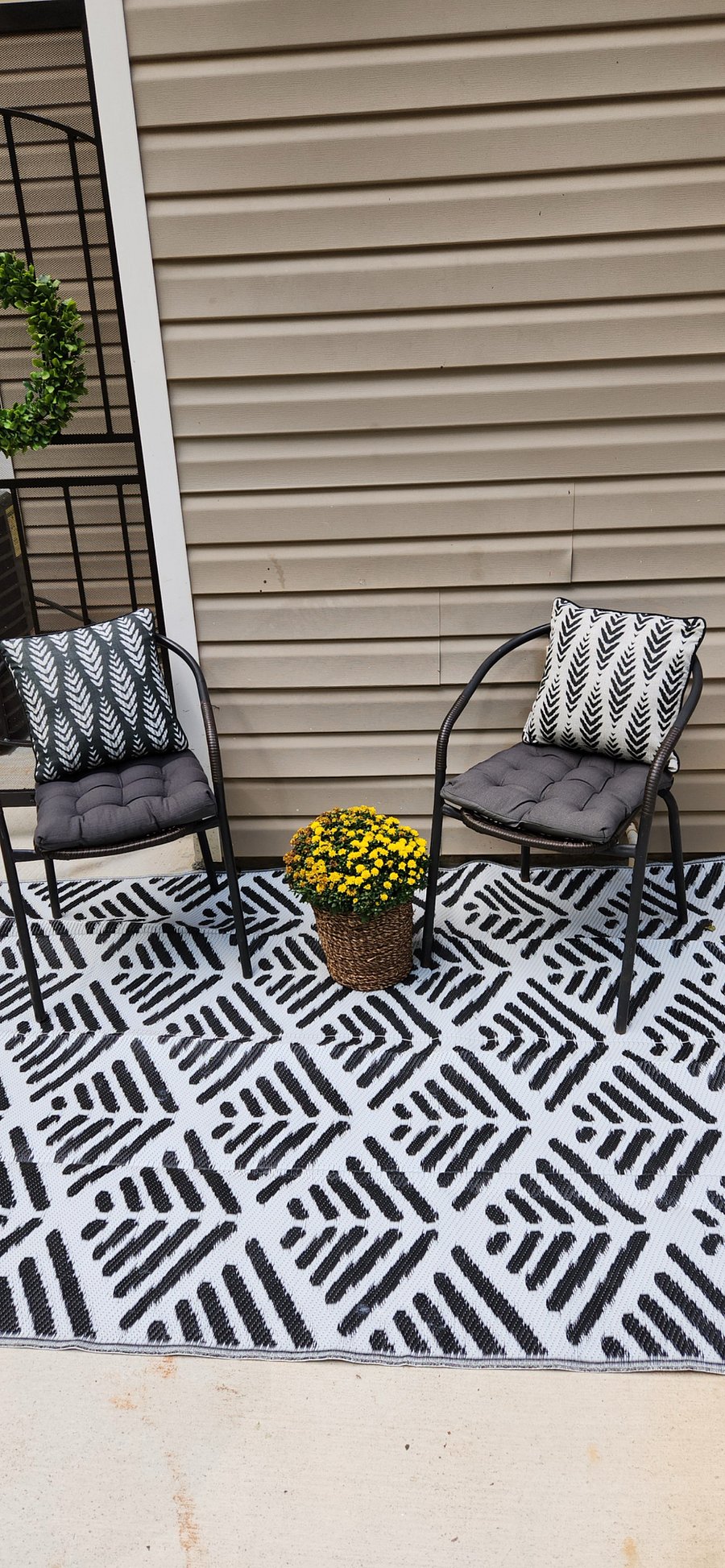 Outdoor sitting area