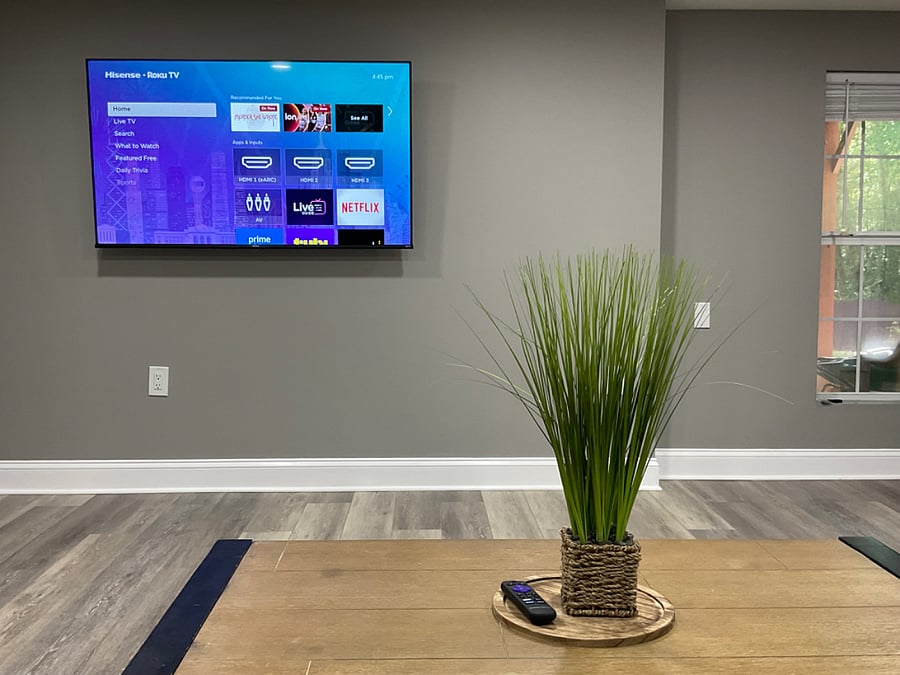 58 Smart TV..Netflix, Disney+, Hulu, TV, HBOmax, Live TV..just to name a few