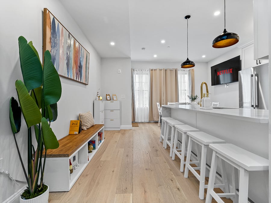 Share kitchen/dining area