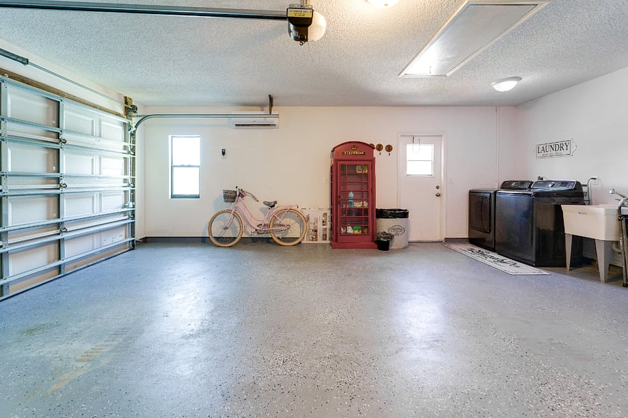2 car garage 
