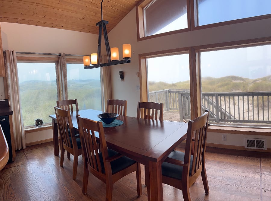 Dining area for six people
