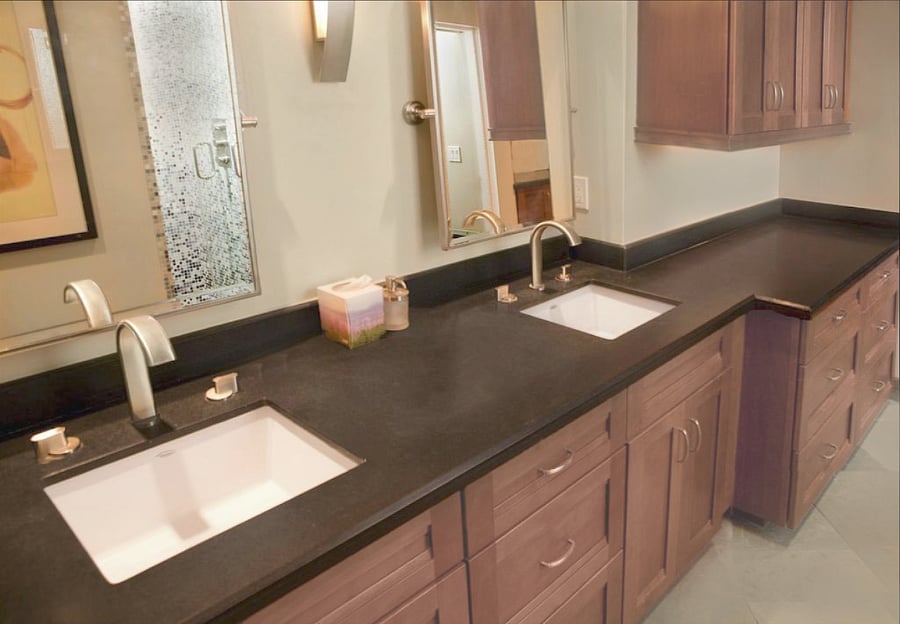 Dual vanity bath dressing room